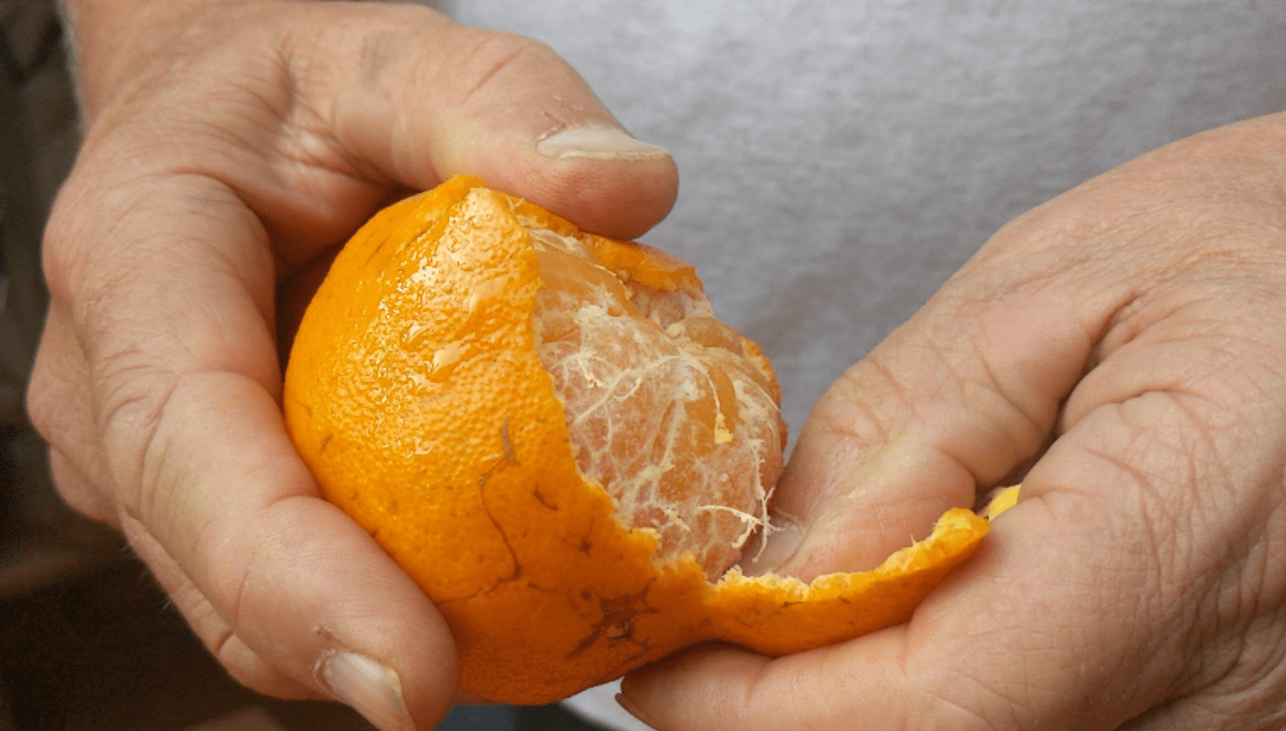 peeling khasi mandarin orange