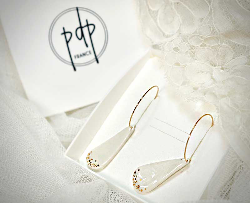Boucles d'oreilles en porcelaine blanche et or pour femme pour 20 ans de mariage