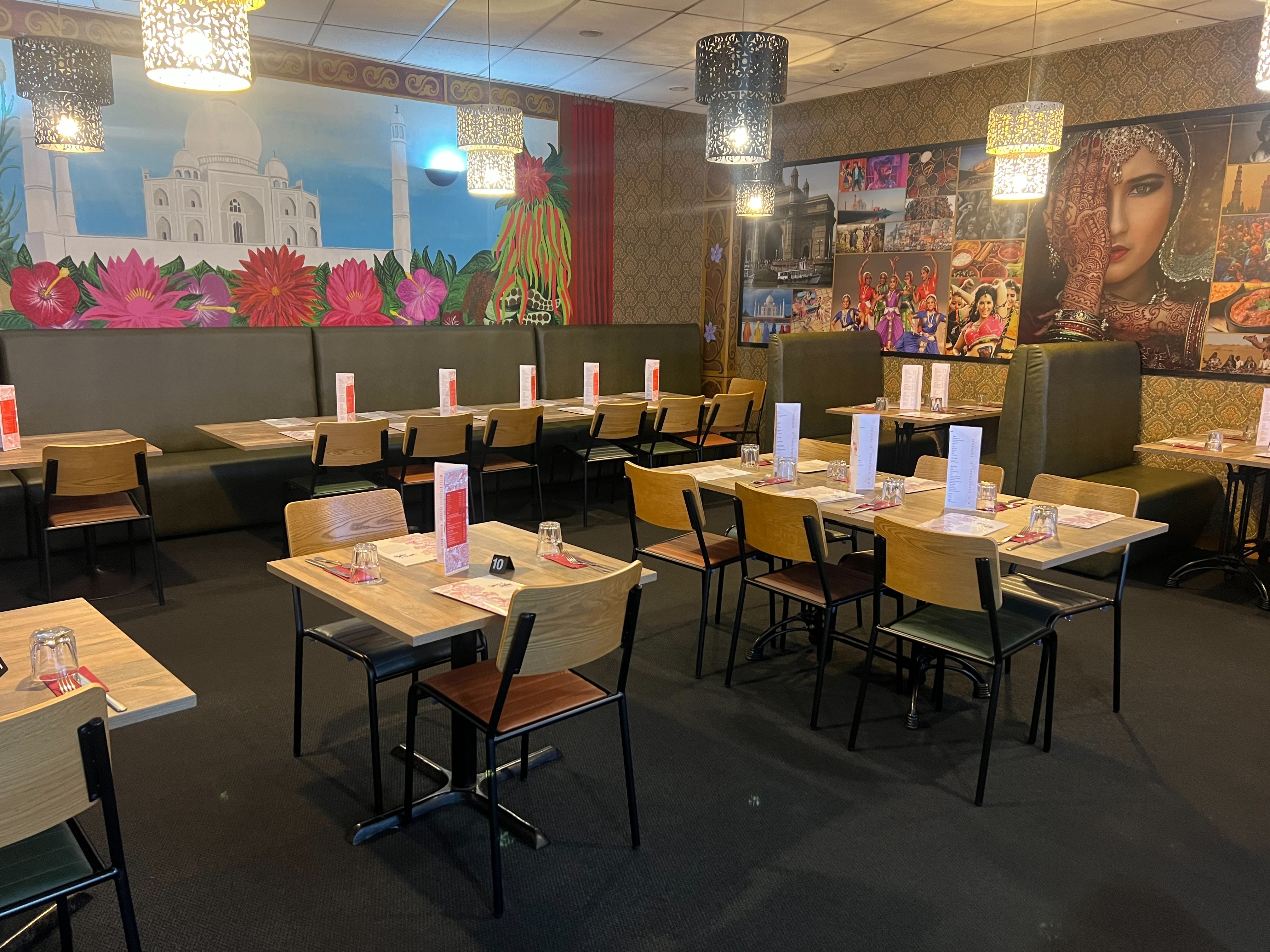 veneto v2 banquette seating 