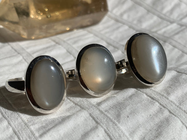 White Moonstone Naevia Ring - Oval Mix - Jewels & Gems
