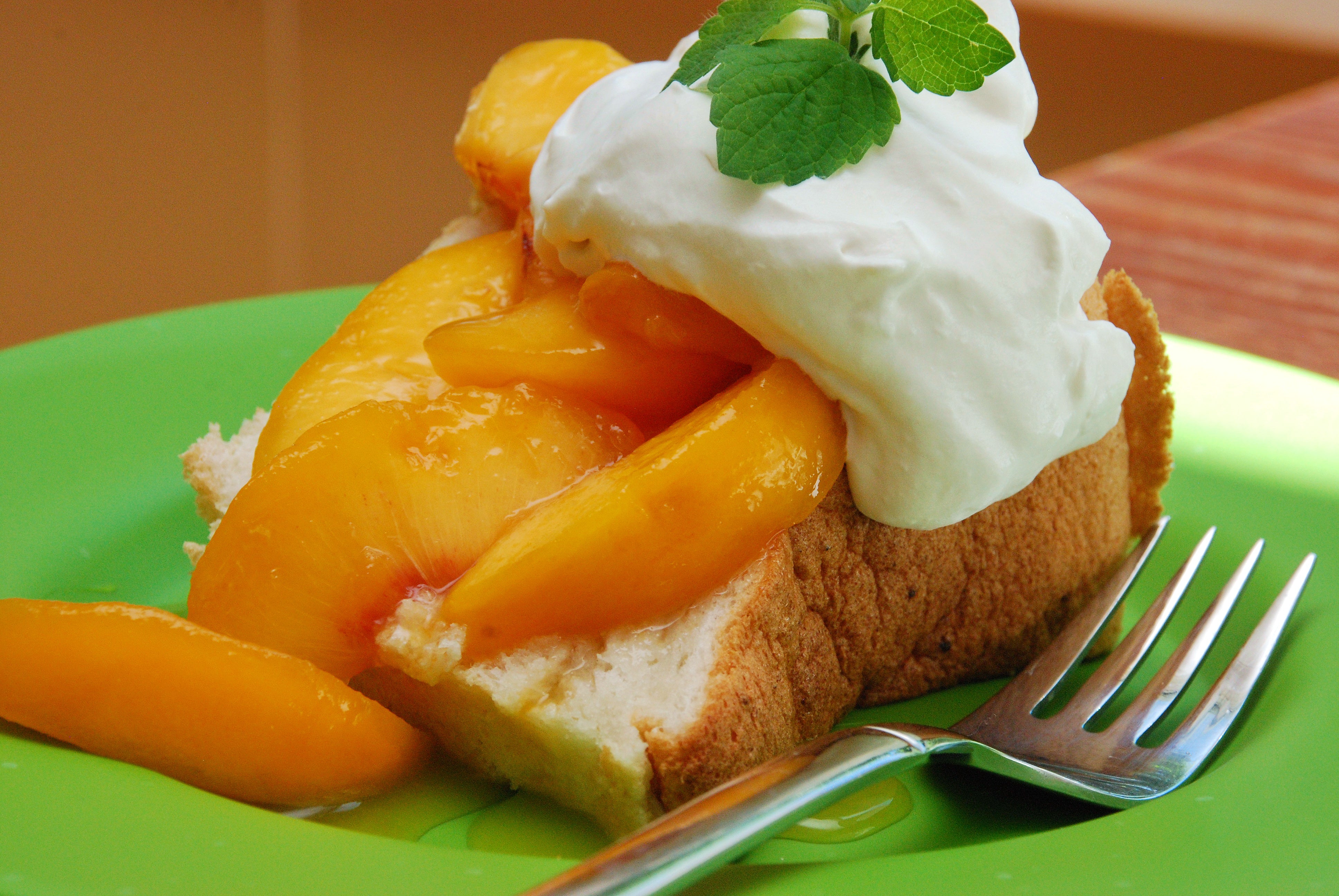 Angel Food Cake with Peach Sauce