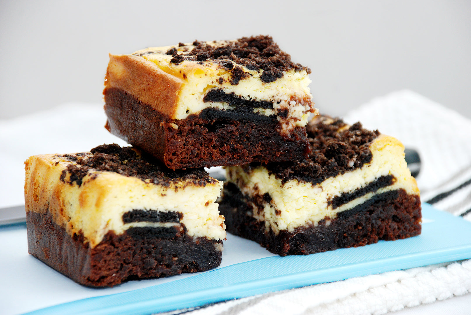 Cookies and Cream Cheesecake Brownies