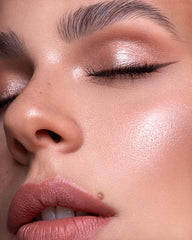 Perfectly Applied Blush And Highlighter