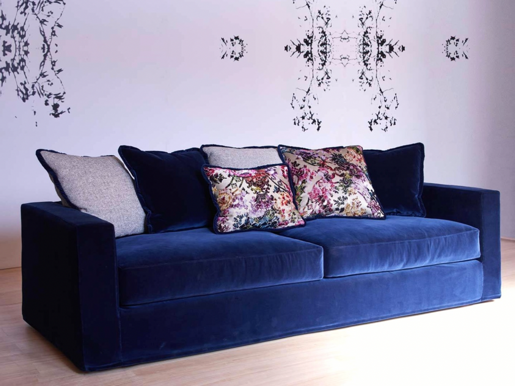 Hundred precent natural sofa in royal blue handmade in Italy 