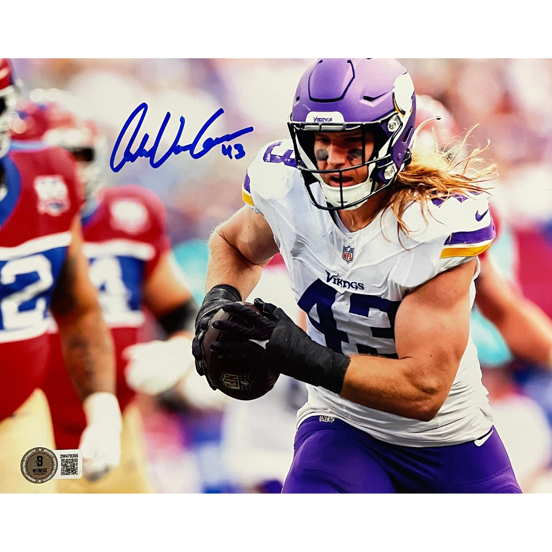 Andrew Van Ginkel Autographed Minnesota Vikings 8x10 Photo