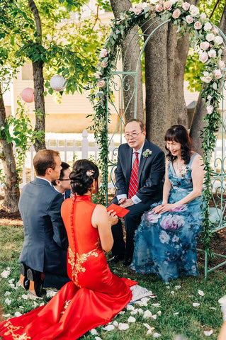 Microwedding Wedding Ideas | Small Chinese Tea Ceremony