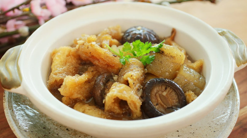 East Meets Dress Traditional Foods to Serve at Chinese Wedding Banquet, Abalone