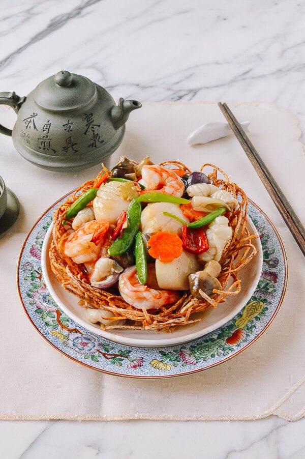 East Meets Dress Traditional Foods to Serve at Chinese Wedding Banquet, Scallop