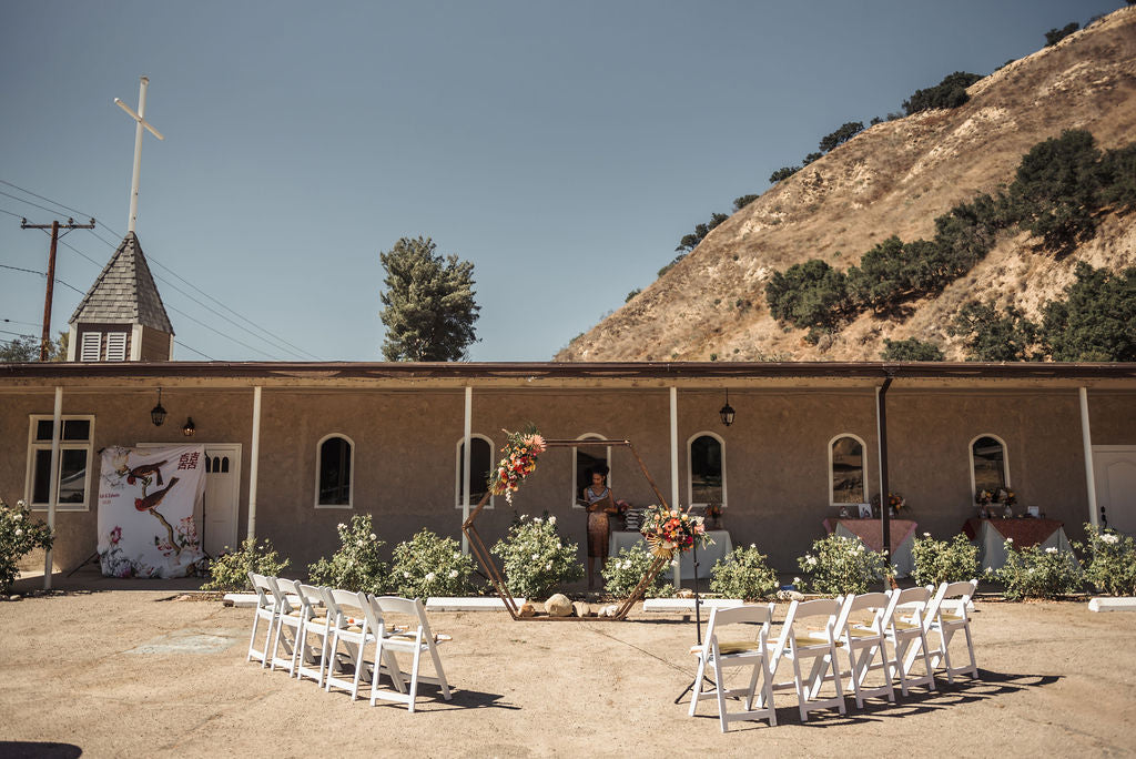 Modern Chinese and Salvadoran Minimony Wedding Decor