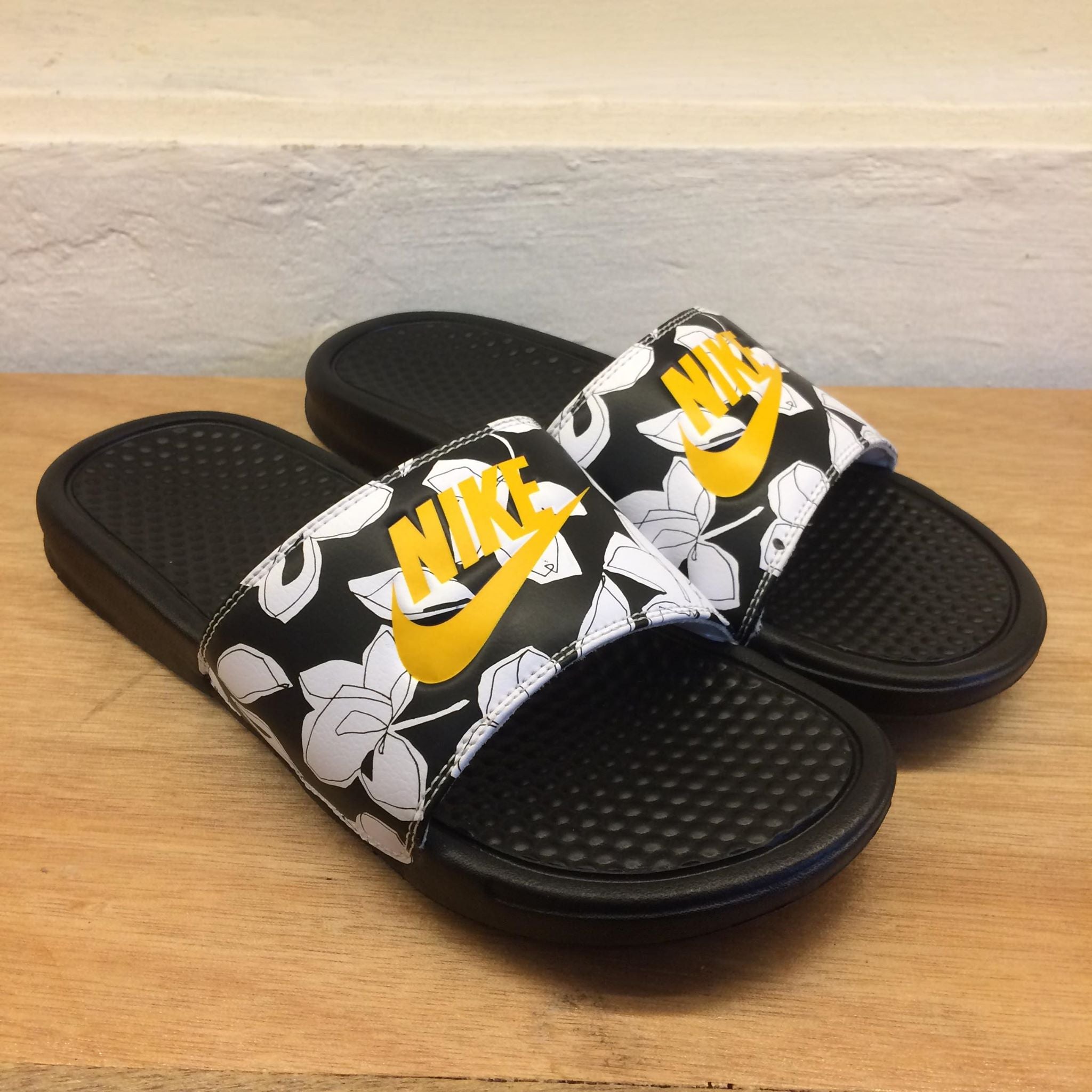 nike benassi floral print