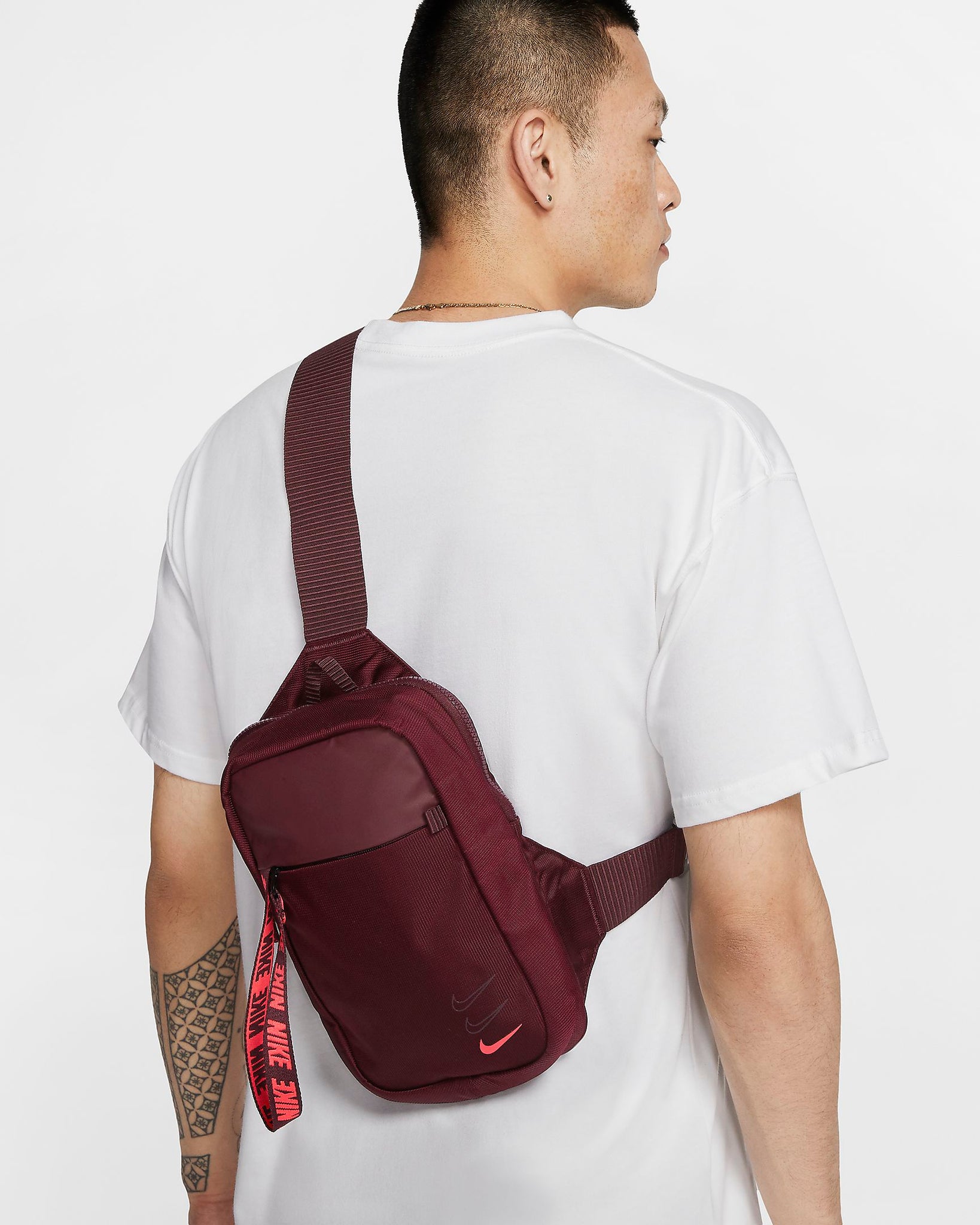 nike maroon bag