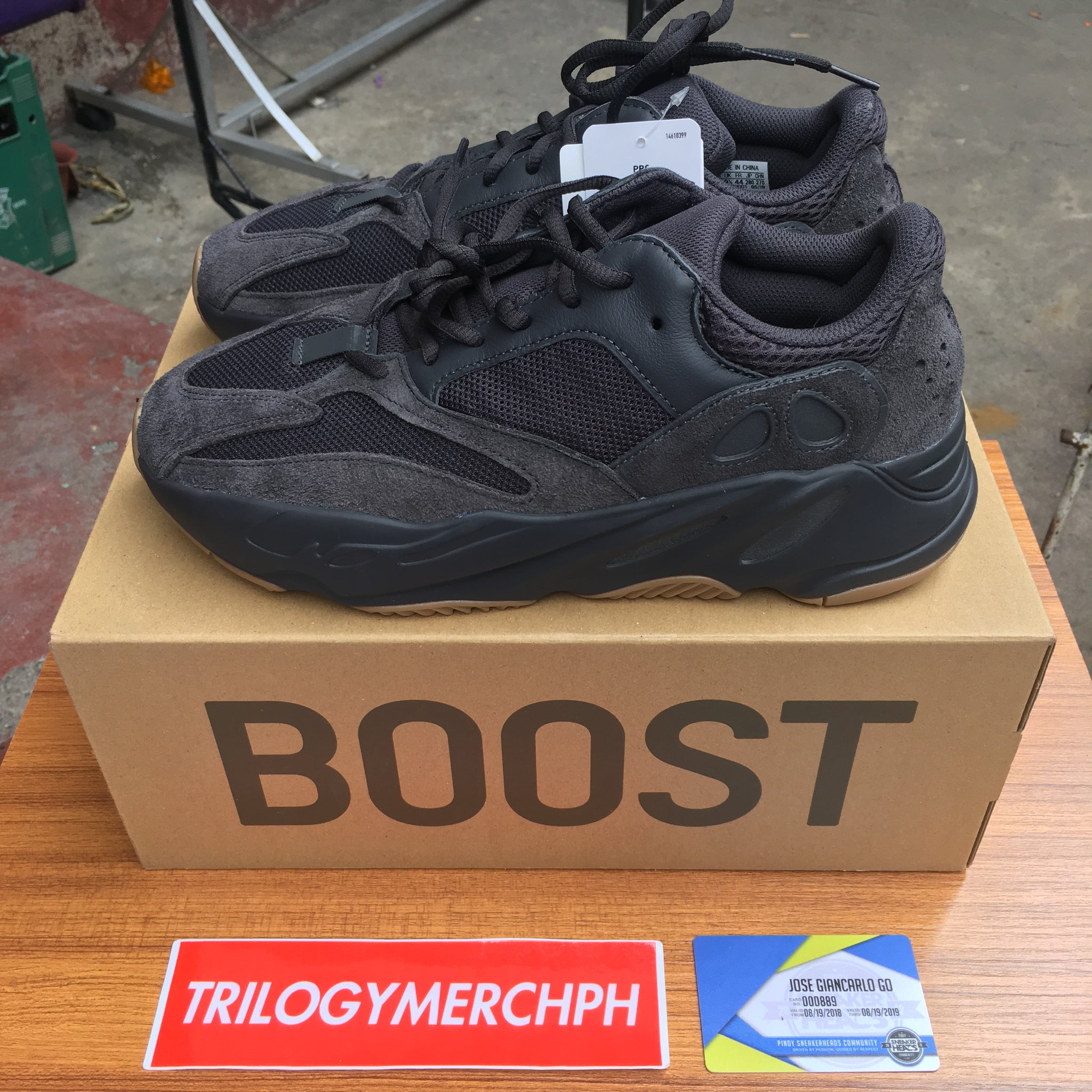 yeezy 700 gum sole