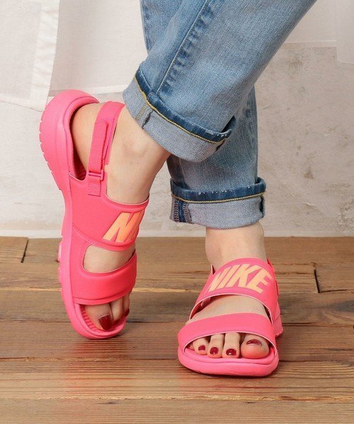 nike tanjun sandals pink