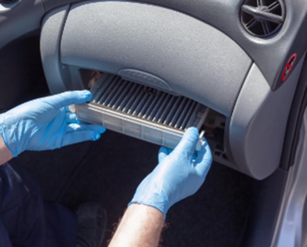 Replace a Car's Cabin Air Filter: Step-by-Step Directions & Photos - The  News Wheel