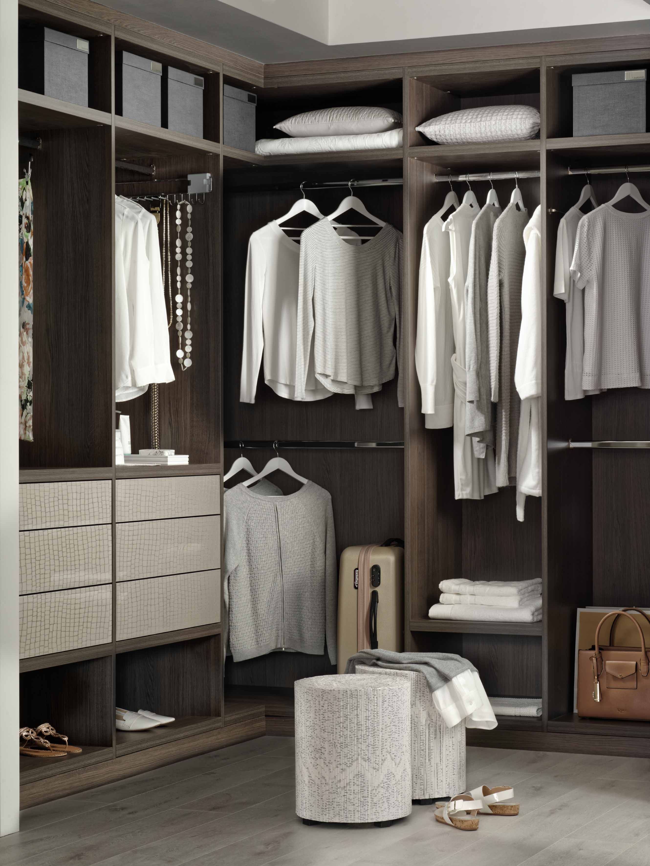 Neatsmith Luxury Bespoke Fitted Walk In Wardrobes