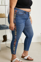 Load image into Gallery viewer, Judy Blue Aztec Insert Jeans Mid Rise Comfort Fit