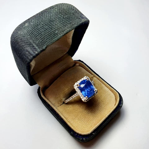 Burmese unheated sapphire ring in 14kt white gold