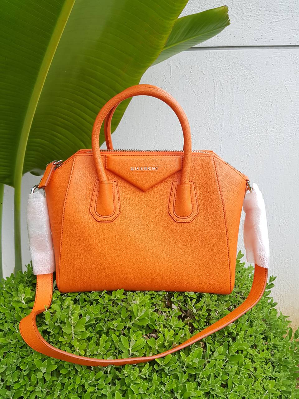 givenchy antigona orange