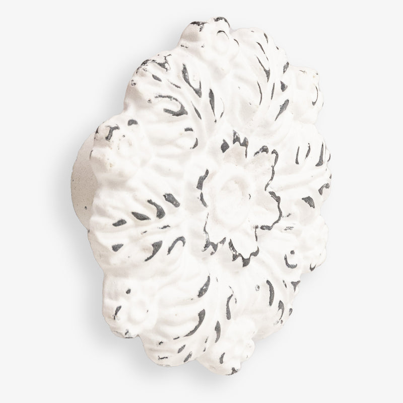 https://cdn.shopify.com/s/files/1/0055/7393/5186/products/White-Flower-Knob_KNOB125_1_400x@2x.jpg?v=1644895806