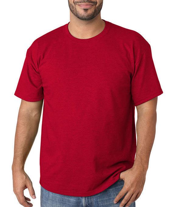 red gildan shirt