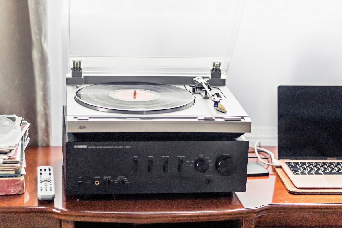 Example of a record player with external amplifier