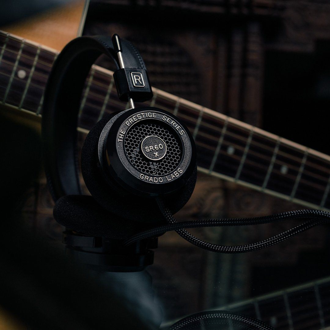 Âm thanh đã trở nên hoàn hảo hơn bao giờ hết với tai nghe Grado SR60x. Với thiết kế đầy tính thẩm mỹ và chất lượng âm thanh cao cấp, đây là thiết bị không thể thiếu trong bộ sưu tập sản phẩm của bạn.