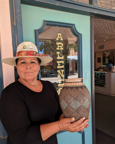 Artistic Pottery Maker Ana Trillo from Mata Ortiz