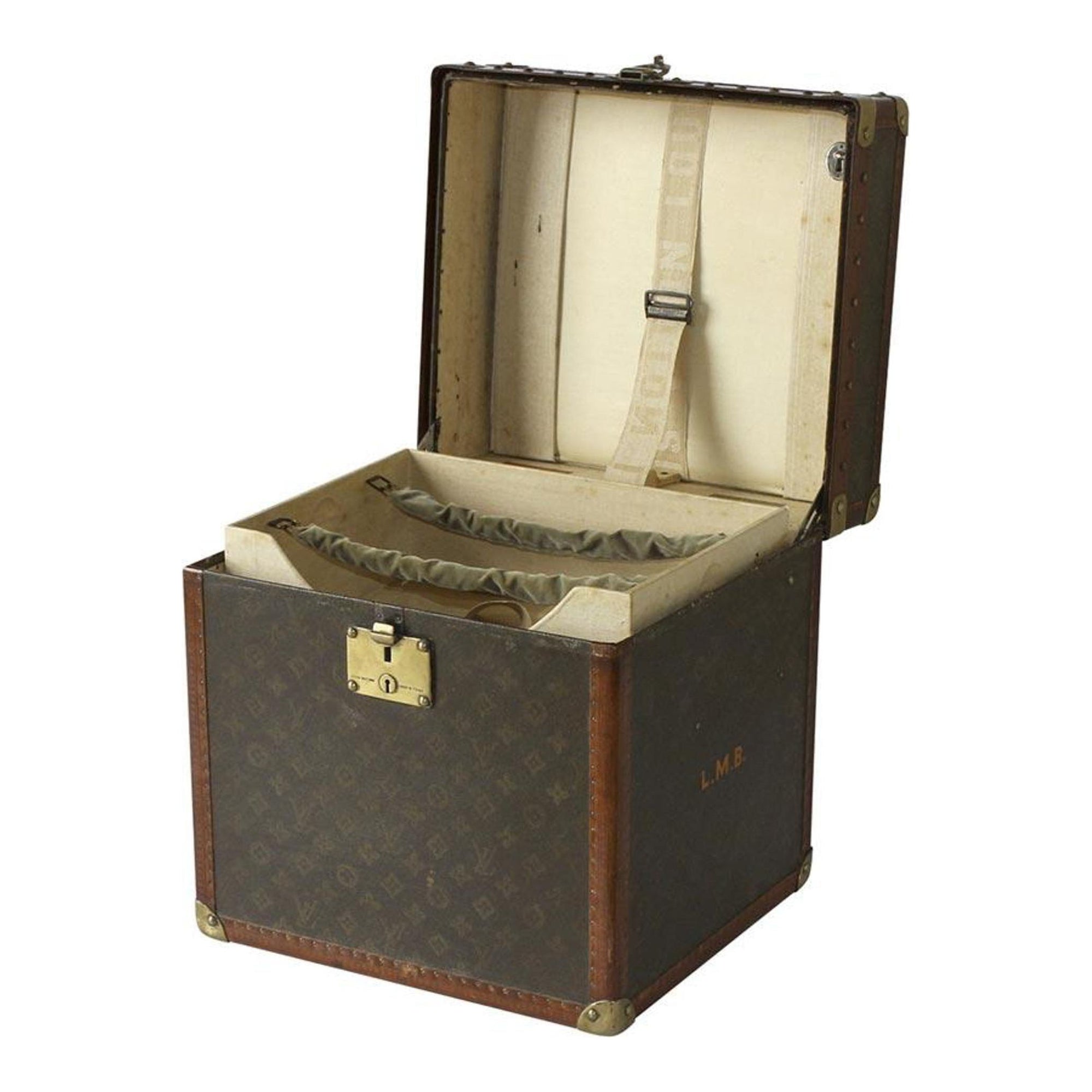 Toronto man finds 120-year-old vintage Louis Vuitton trunk in grandmother's  basement - Toronto