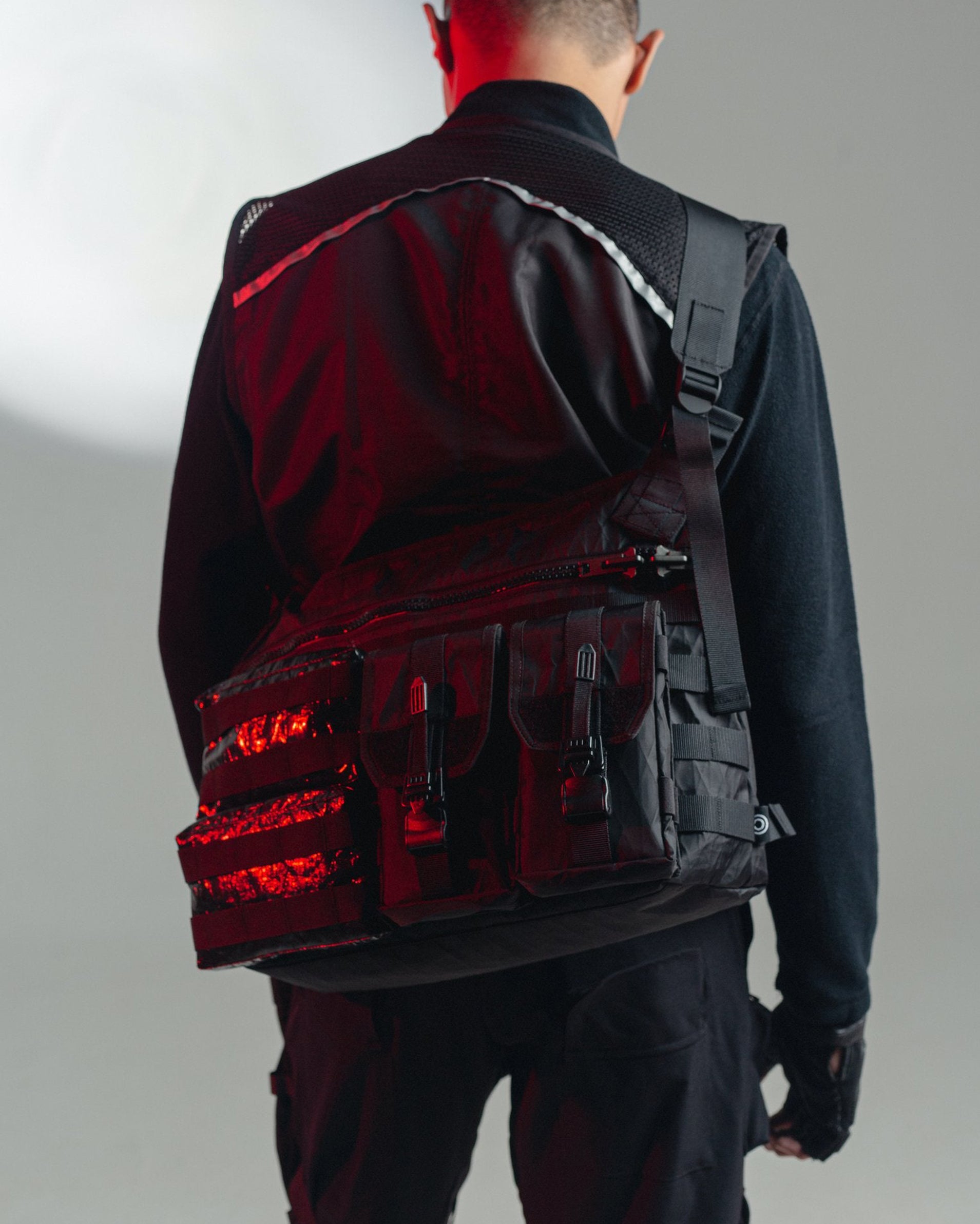 M100-BK V.03 TECHWEAR MESSENGER BAG | UNIDEN | UNIDEN® LLC