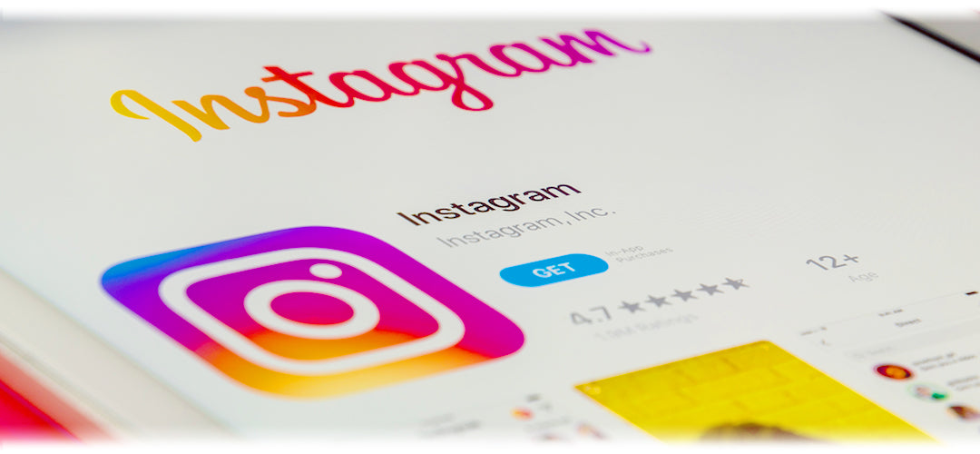 Header image for a blog post about Instagram strategies, featuring tips for effective social media marketing and branding