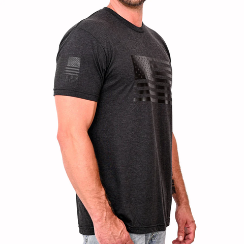 black_t-shirt-man