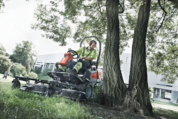 Shop out front ride on mowers UK