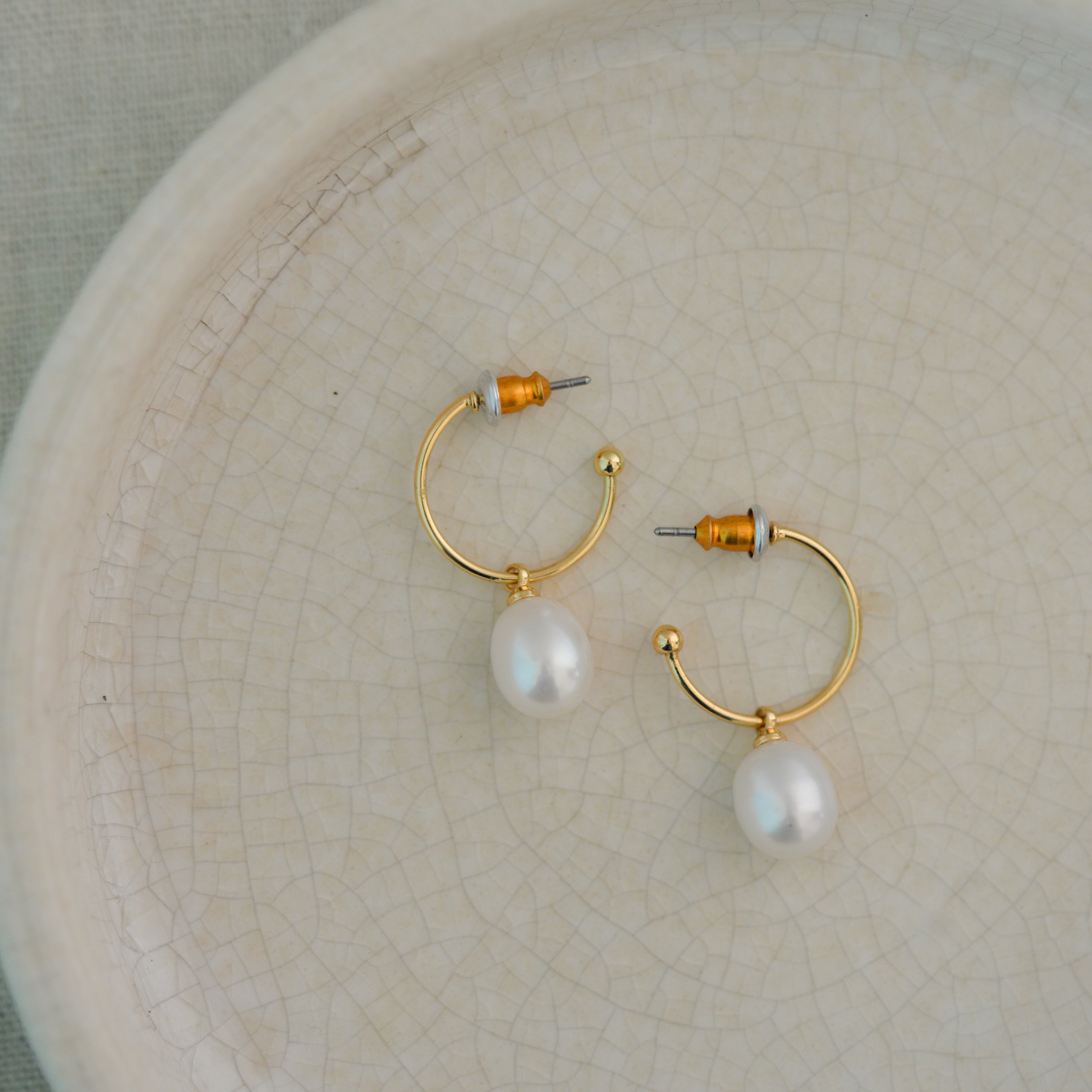 Eila Pearl Earrings in Gold