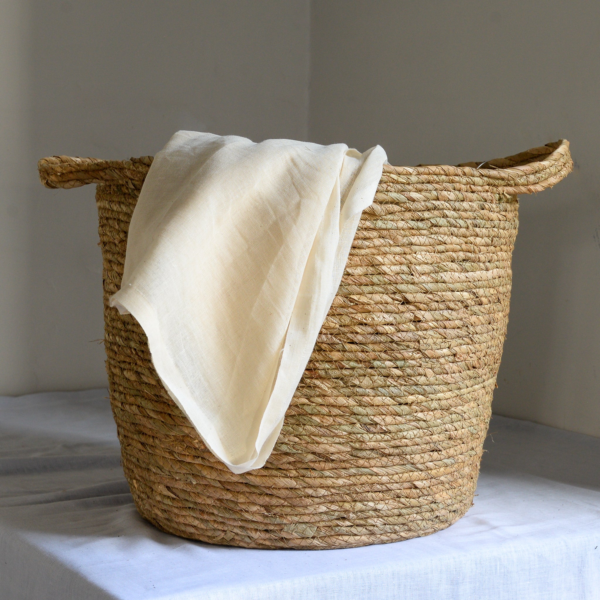 Natural jute basket