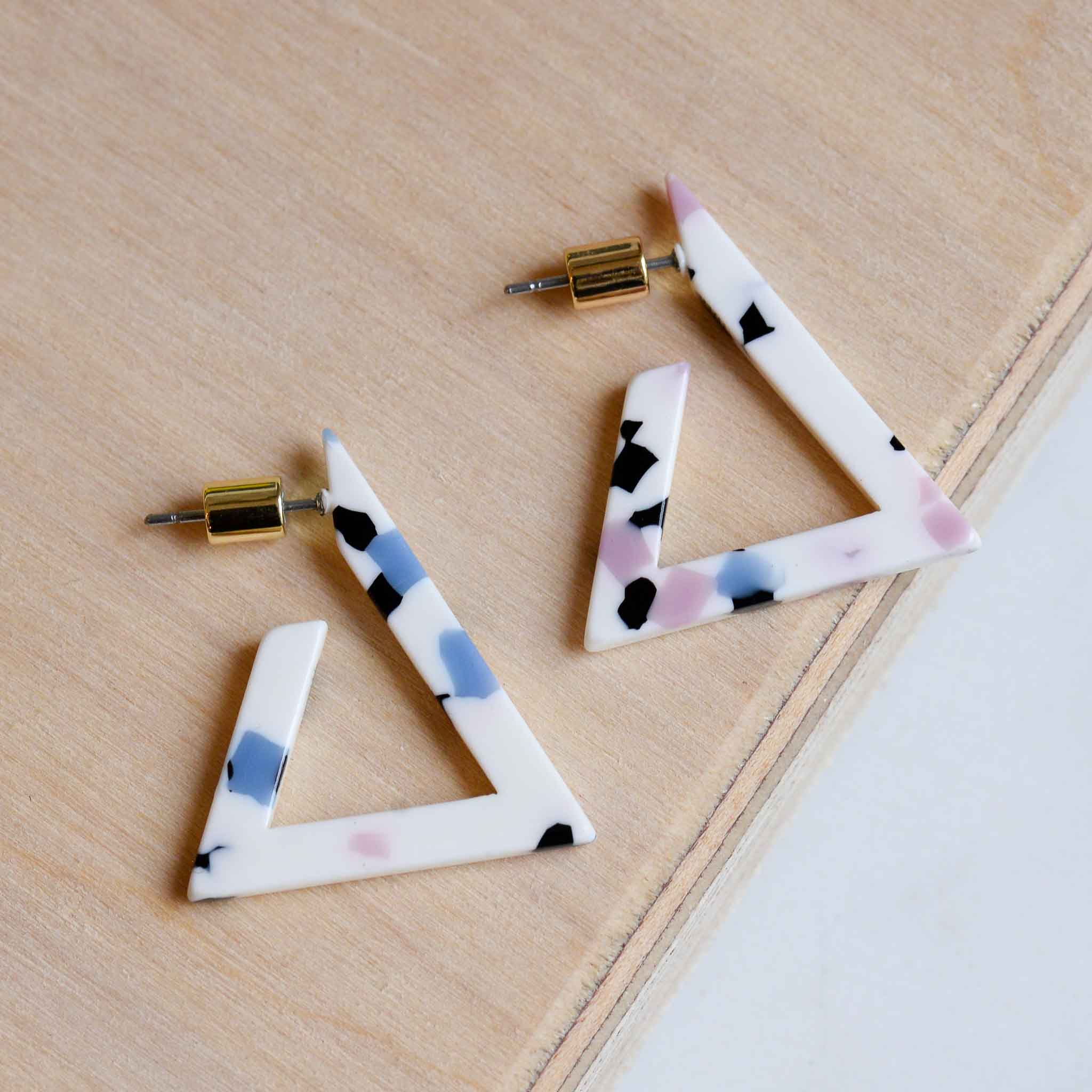 Big Metal London Daria Triangle Resign Earrings White Terrazzo