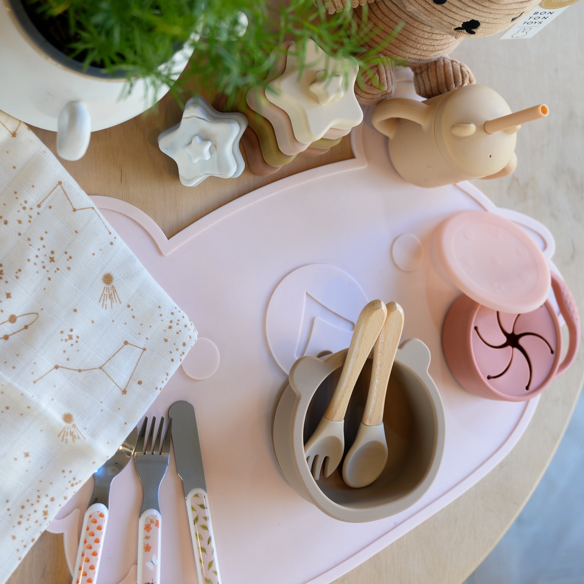 Blossom and Bear Dinnertime Sets