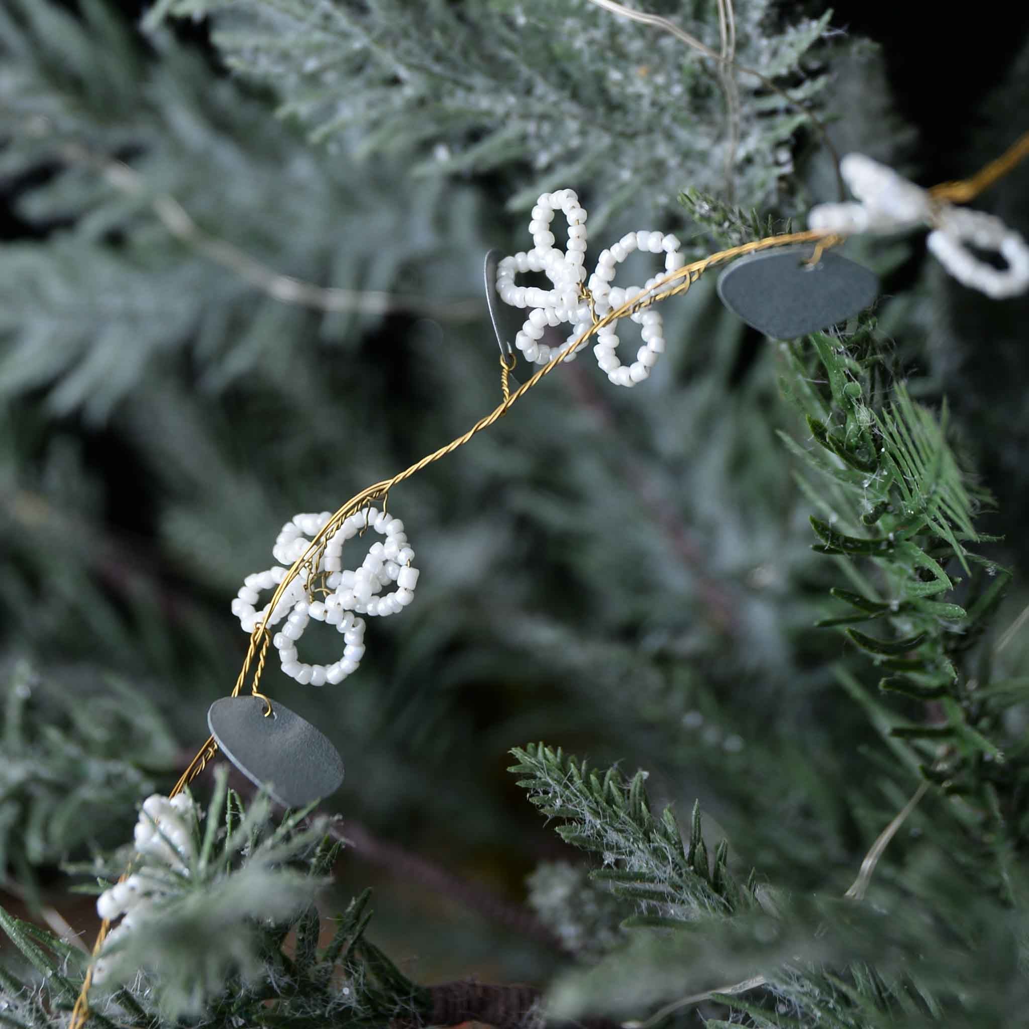 House Doctor Garland in White and Silver