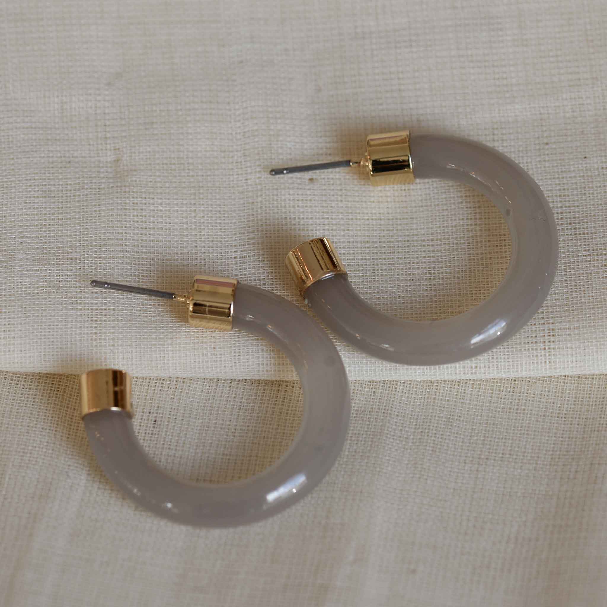 Isabelle Resin and Metal Hoop Earring in Off White