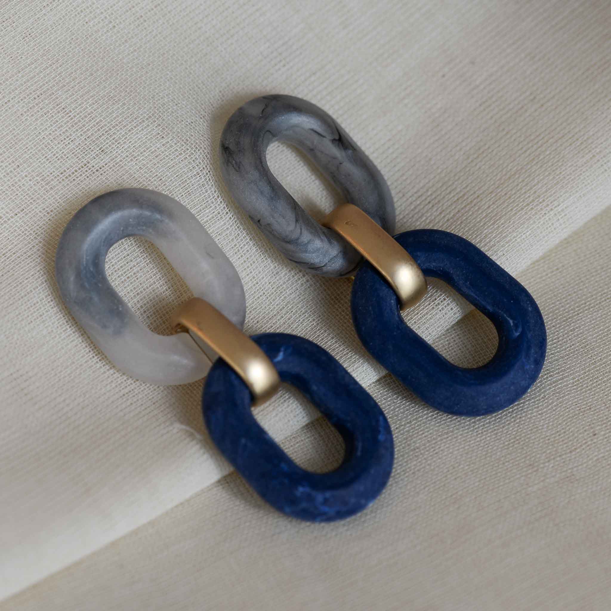 Petra Matte Resin Links Earrings Blue