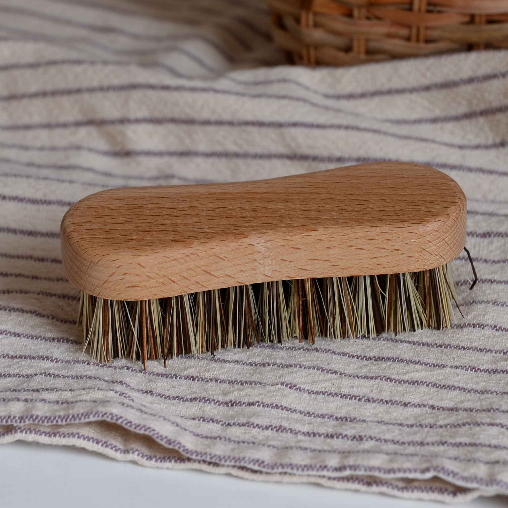 BÃ¼rstenhaus Redecker Scrubbing Brush 8 Shape in Brown