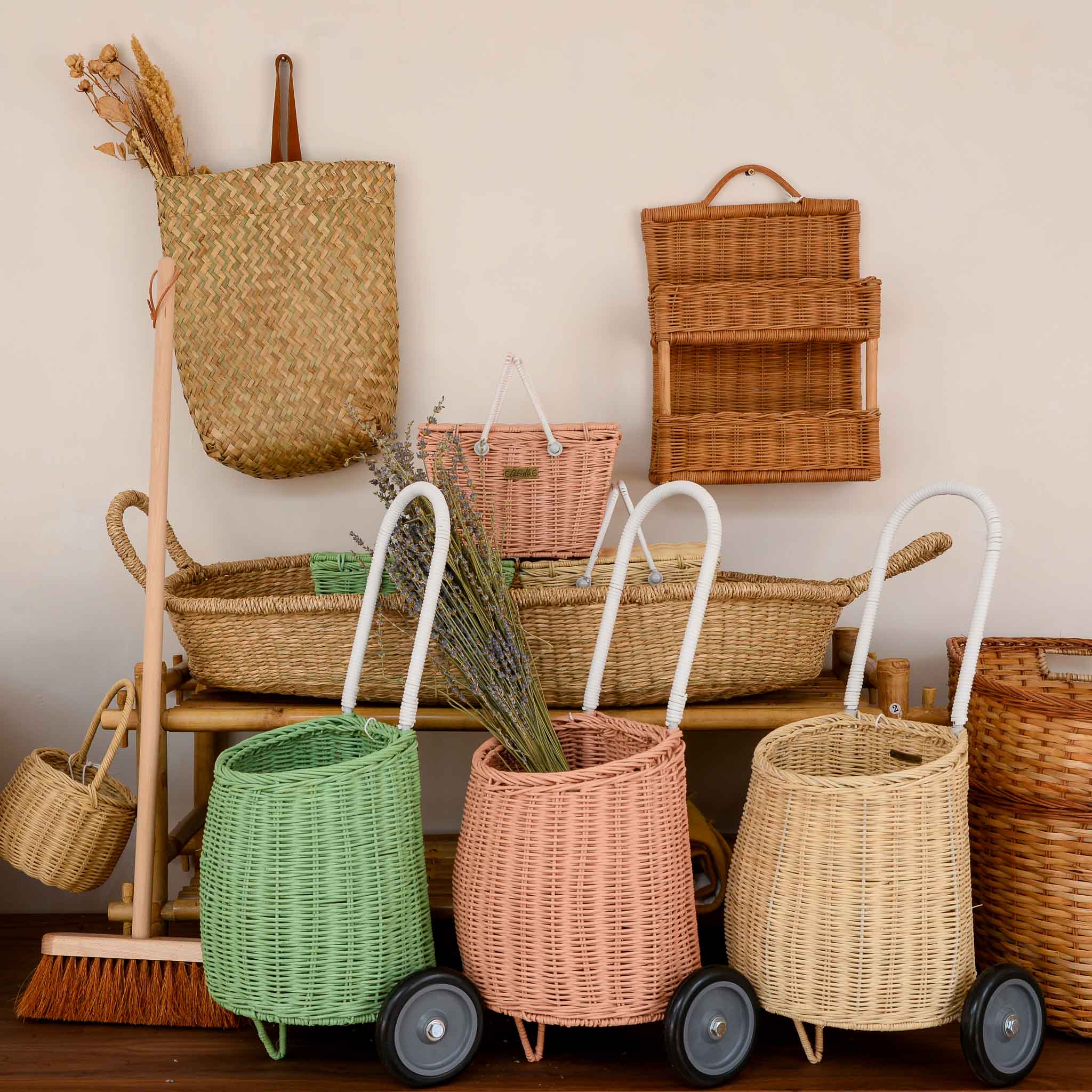 Luggy Basket (Choice of three colours)