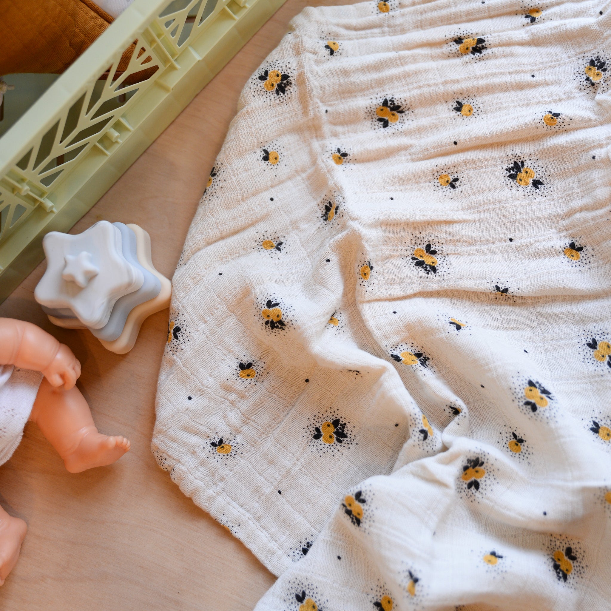 Medium Muslin Swaddle / Styles