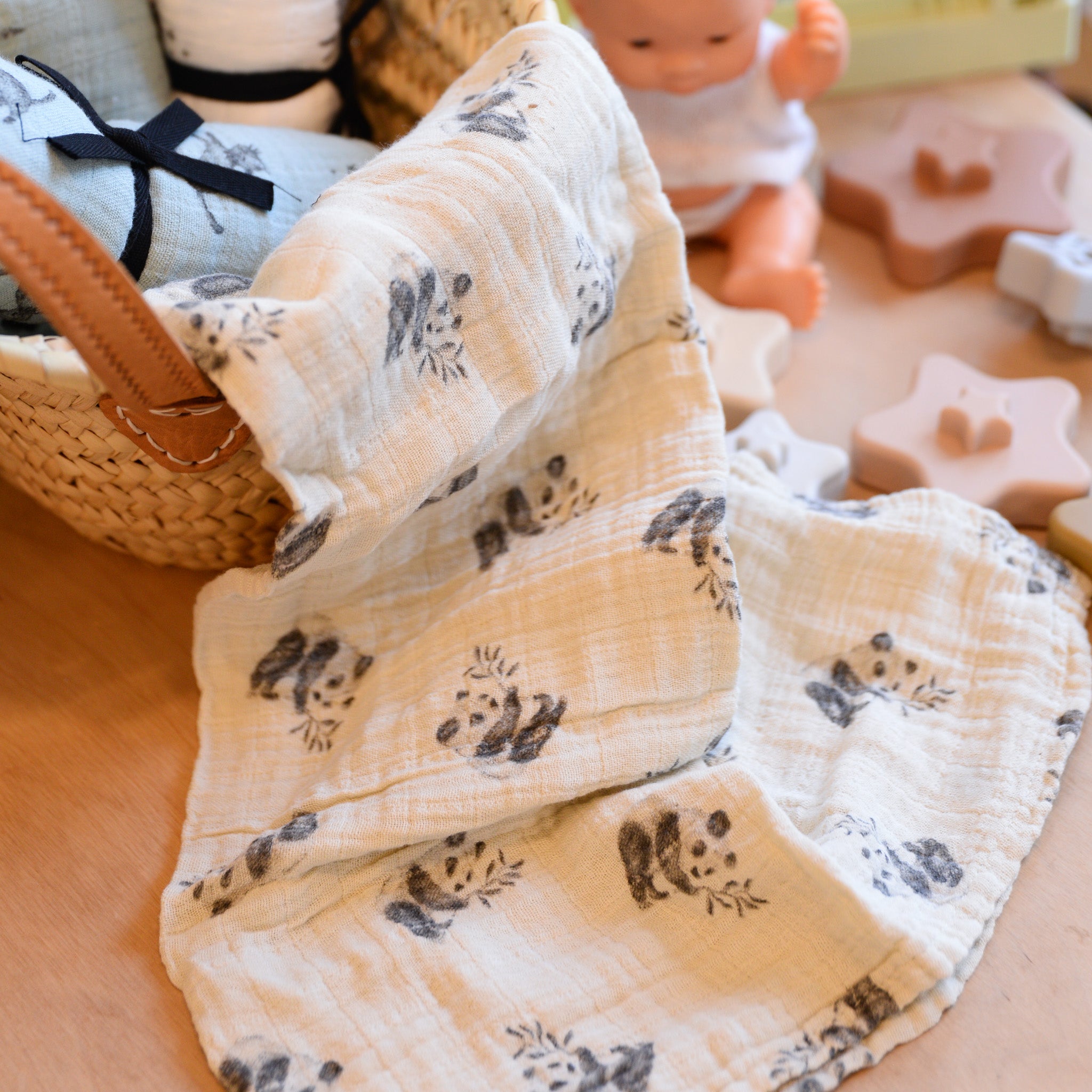 Medium Muslin Swaddle / Styles