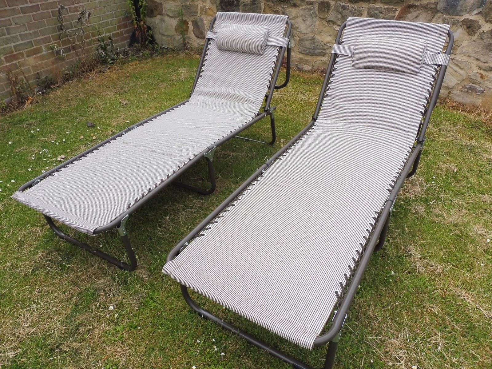 Uk Gardens 195cm 63ft Set Of 2 Beige Padded Folding Garden Sun Loungers Sun Bed Reclining Chair 
