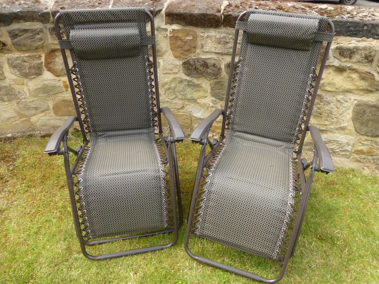 Set of 2 Brown Padded Garden Recliner Lounger Chairs – uk-gardens.co.uk