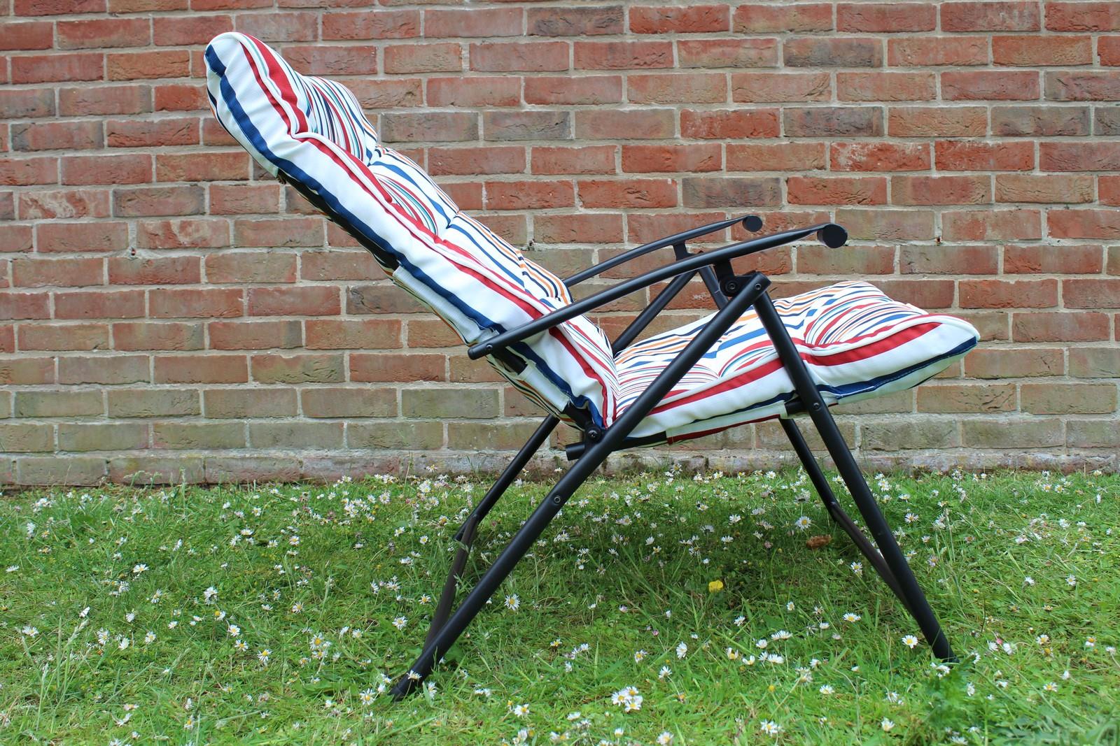 2 position Striped Padded Folding Garden Chair – uk-gardens.co.uk