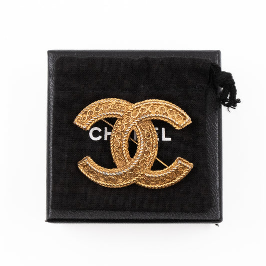 Chanel – Chanel CC Brooch Crystal Ruthenium – Queen Station