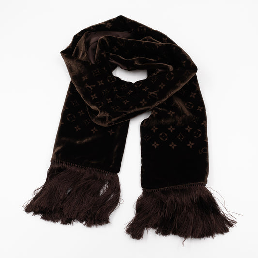 Louis Vuitton – Monogram Shine Shawl Anthracite – Queen Station