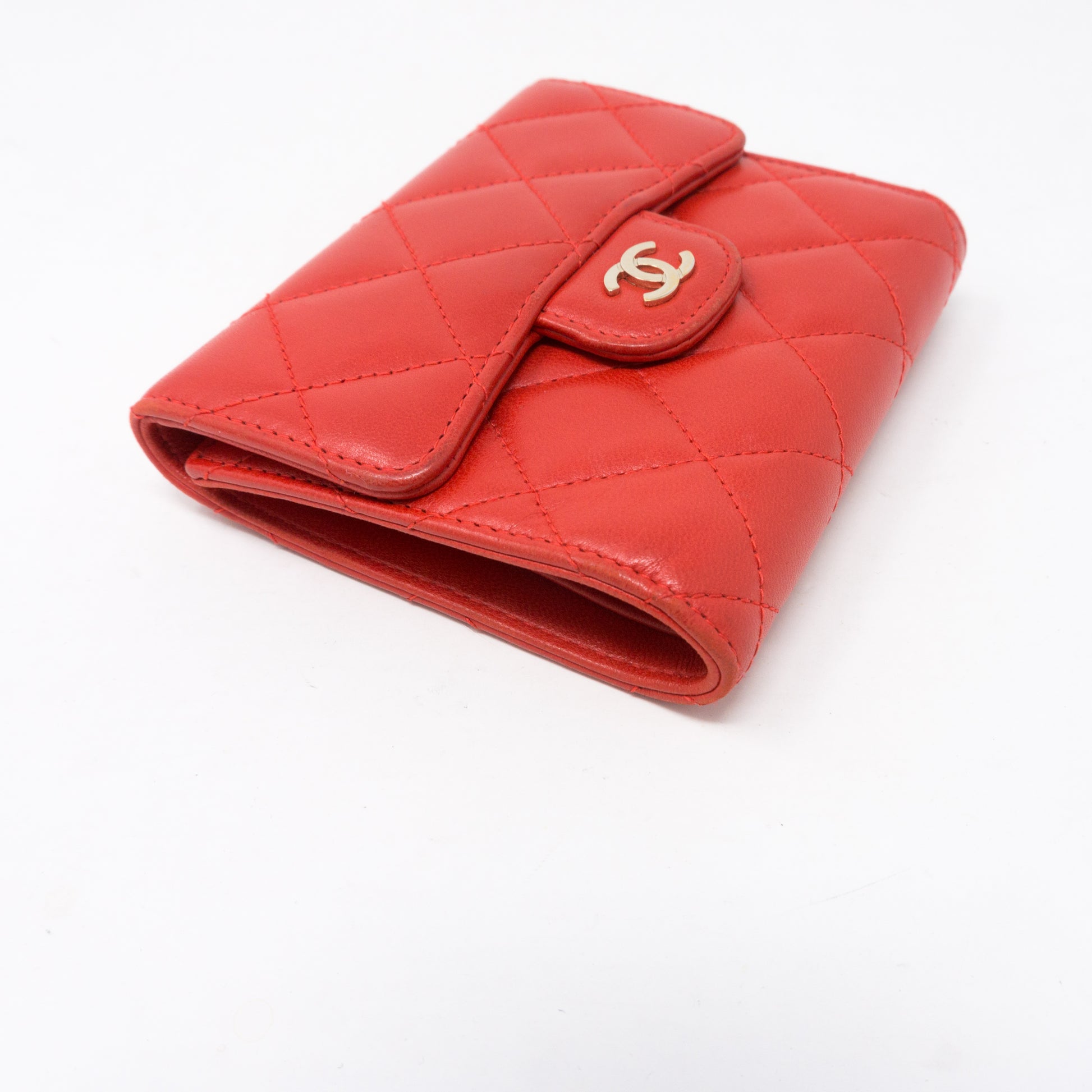 Chanel – Small Classic Flap Wallet Red Leather – Queen Station