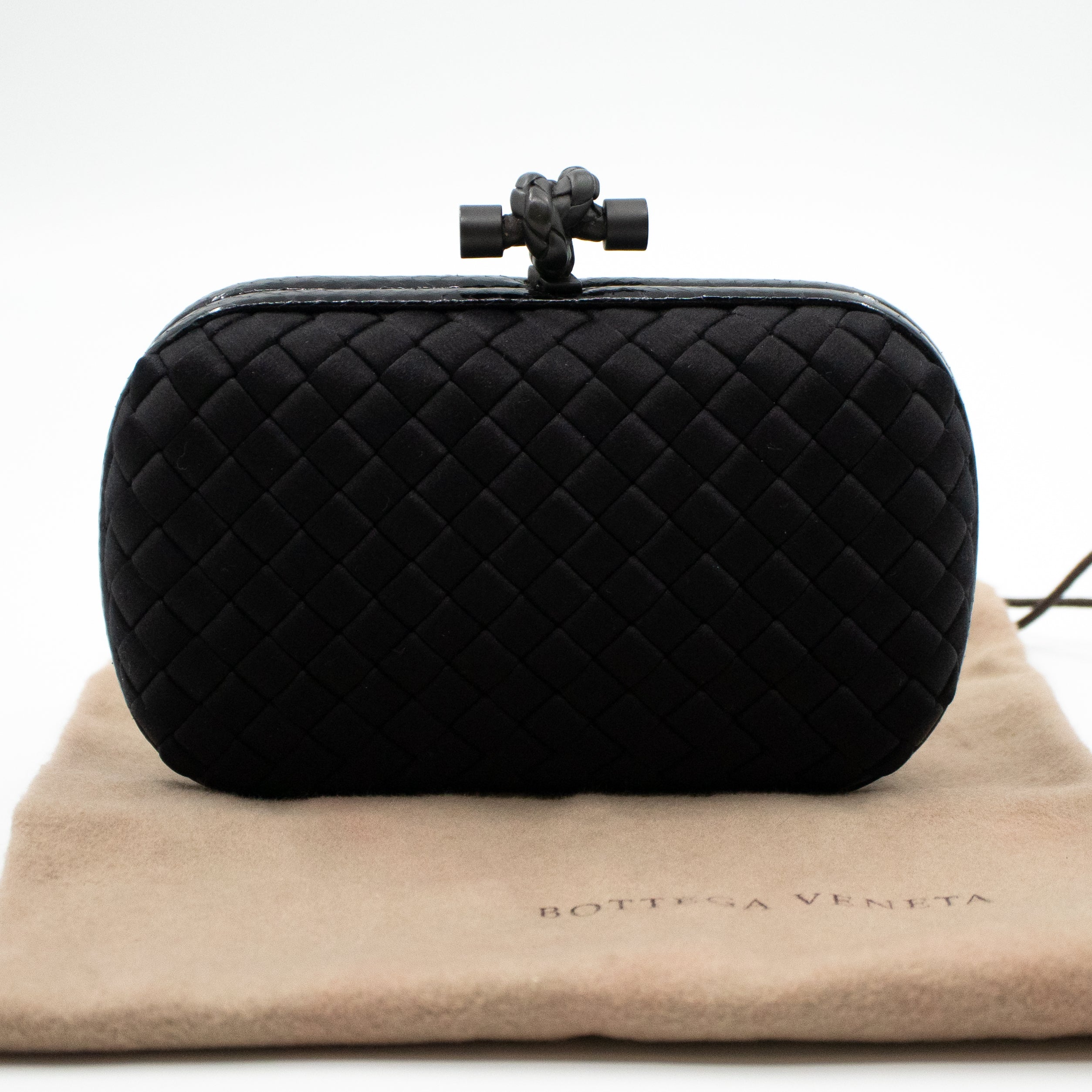 clutch bottega veneta knot